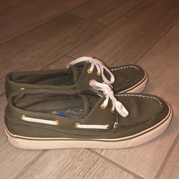 Shoes - Picture 2 of 4